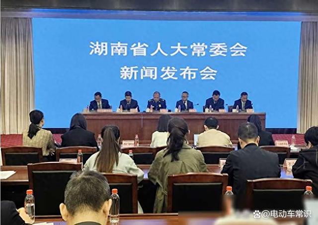 多地电动车迎来新政策！5月1日起施行，明确电动车上路和充电要求-有驾